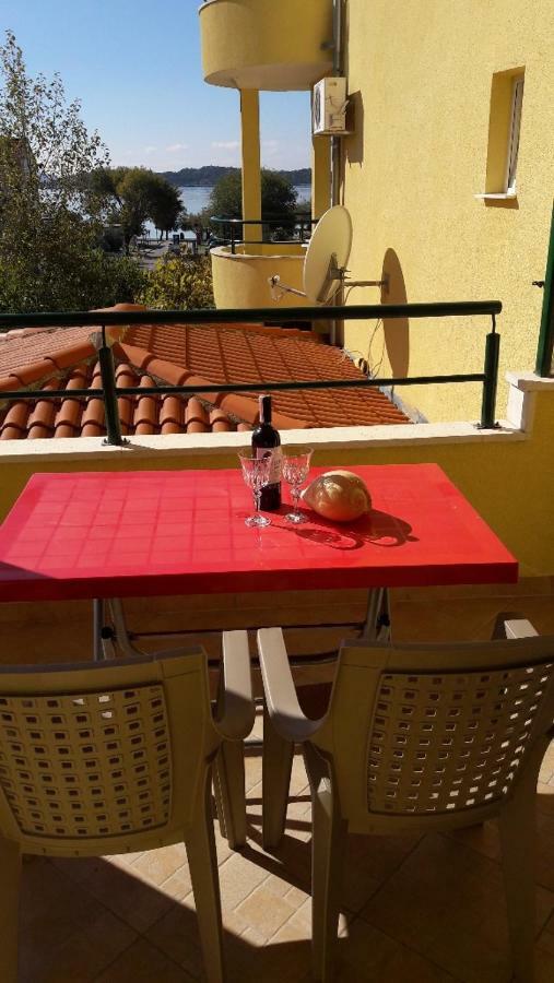 Apartmani Bilan Vodice Kültér fotó